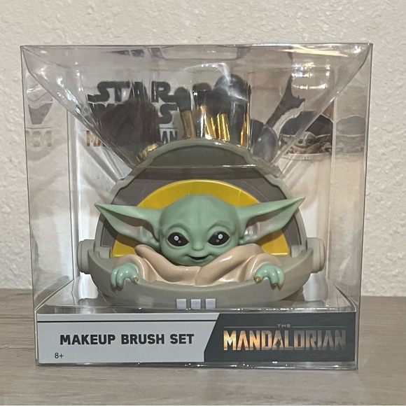 Loungefly Makeup Loungefly The Mandalorian The Child Grogu Baby Yoda Makeup Brush Set Poshmark
